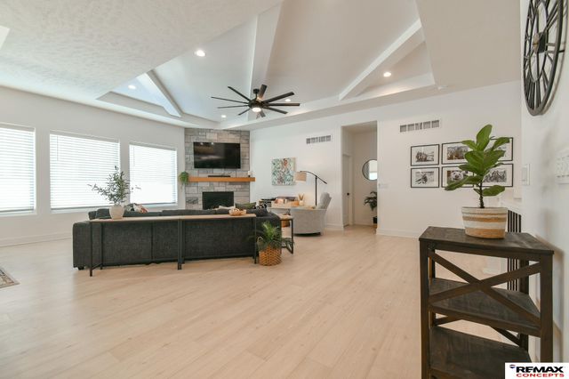 921 S 88th Street, Lincoln, NE 68520