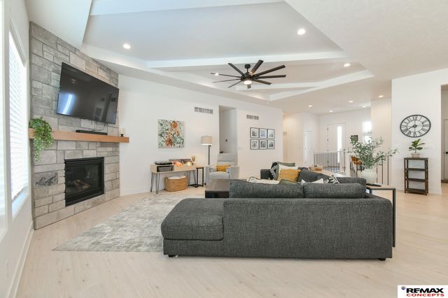 921 S 88th Street, Lincoln, NE 68520