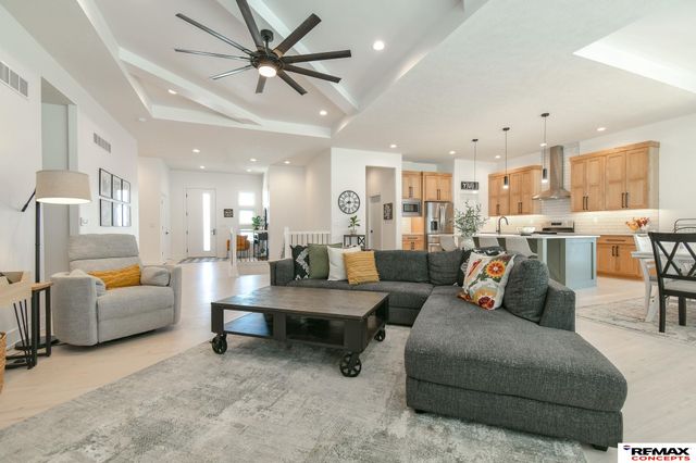 921 S 88th Street, Lincoln, NE 68520