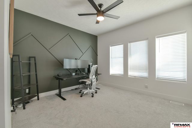 921 S 88th Street, Lincoln, NE 68520