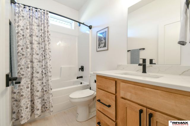 921 S 88th Street, Lincoln, NE 68520