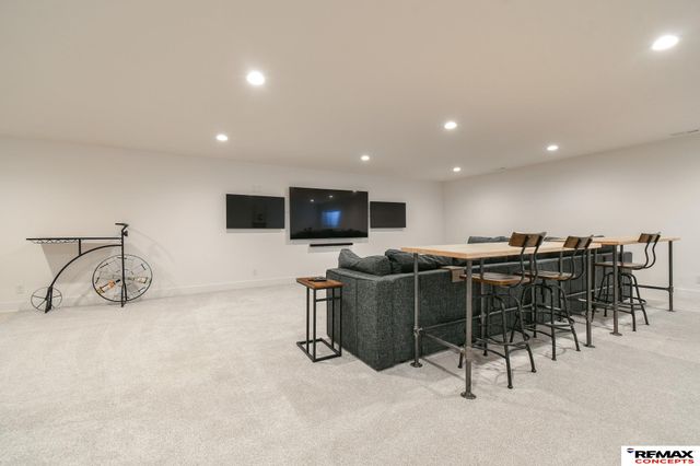 921 S 88th Street, Lincoln, NE 68520