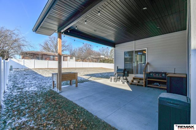 921 S 88th Street, Lincoln, NE 68520