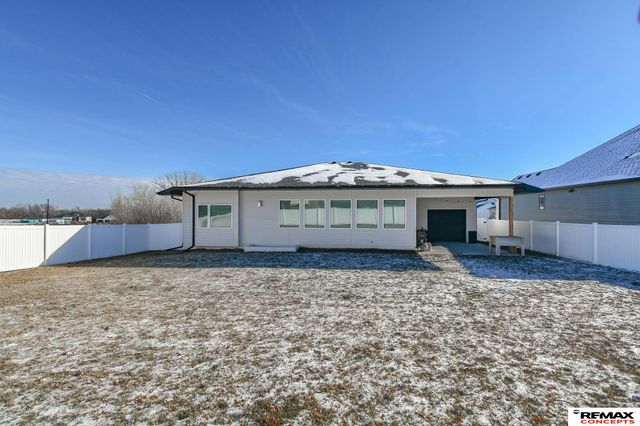 921 S 88th Street, Lincoln, NE 68520