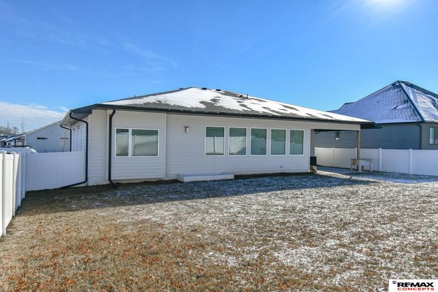 921 S 88th Street, Lincoln, NE 68520