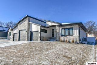 921 S 88th Street, Lincoln, NE 68520