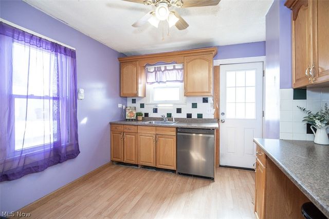 9215 Pinegrove Avenue, Parma, OH 44129