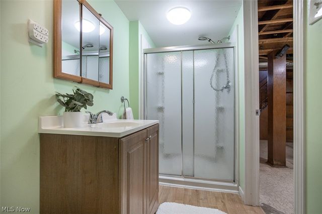 9215 Pinegrove Avenue, Parma, OH 44129