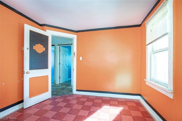 9215 Pinegrove Avenue, Parma, OH 44129