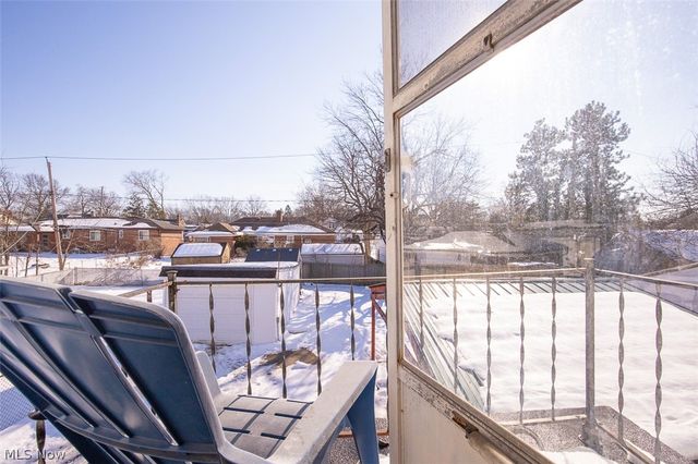 9215 Pinegrove Avenue, Parma, OH 44129