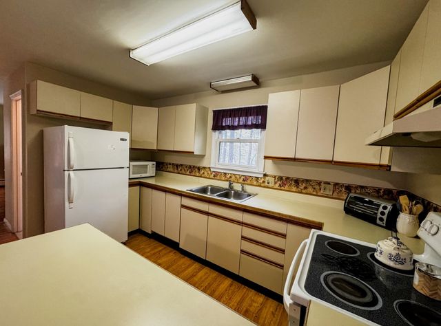 341 Chester Knoll Drive, Bennington, VT 05201