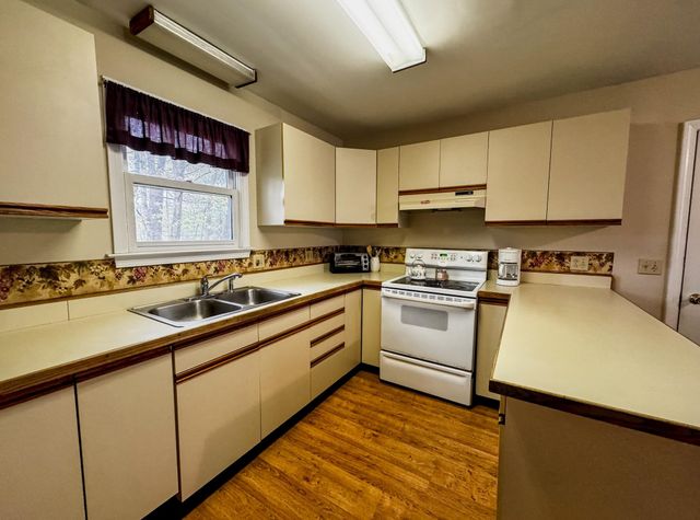 341 Chester Knoll Drive, Bennington, VT 05201