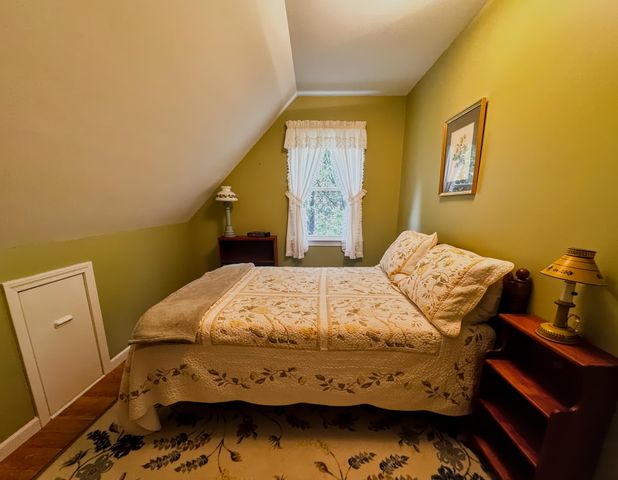 341 Chester Knoll Drive, Bennington, VT 05201