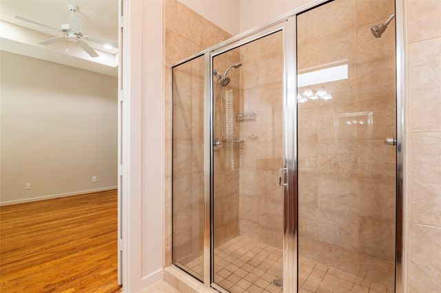 4040 Center Street, Houston, TX 77007