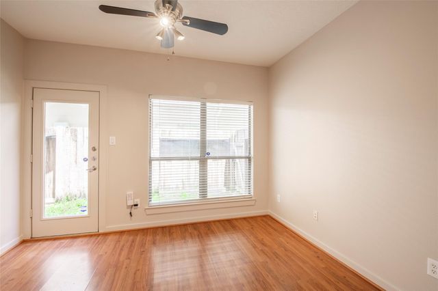 4040 Center Street, Houston, TX 77007