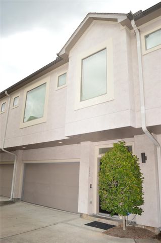 4040 Center Street, Houston, TX 77007