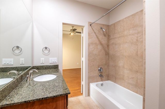 4040 Center Street, Houston, TX 77007