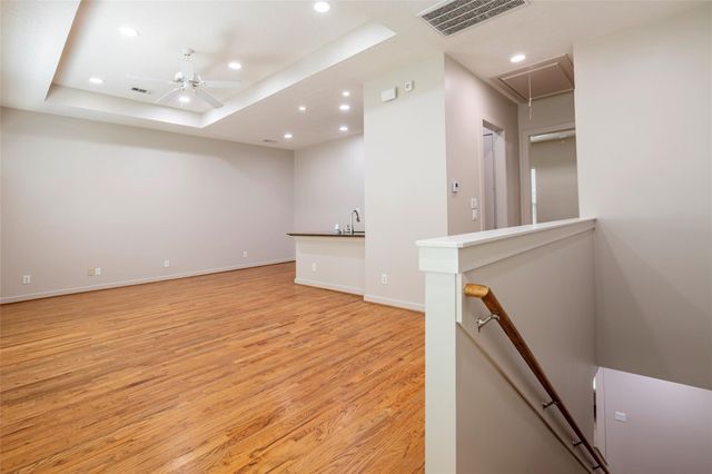 4040 Center Street, Houston, TX 77007