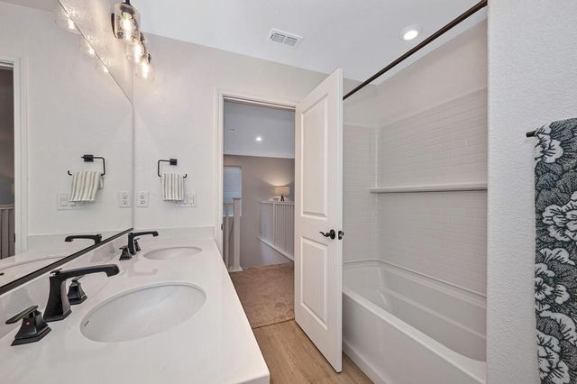 4049 Molten Creek Way, Roseville, CA 95747