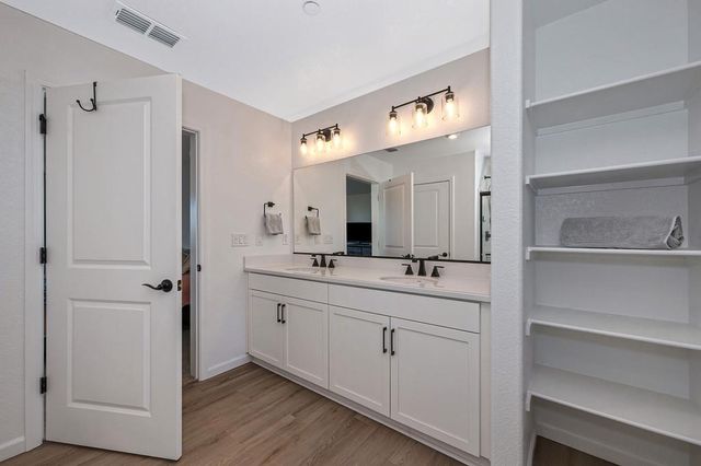 4049 Molten Creek Way, Roseville, CA 95747