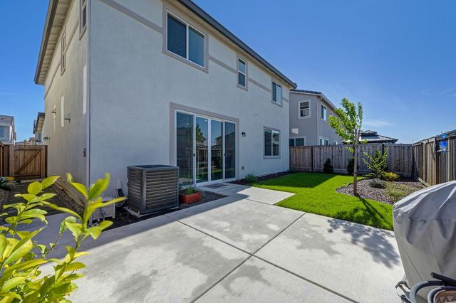 4049 Molten Creek Way, Roseville, CA 95747
