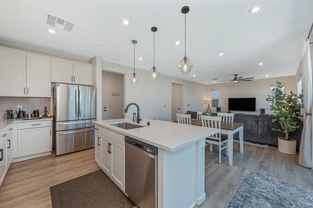 4049 Molten Creek Way, Roseville, CA 95747