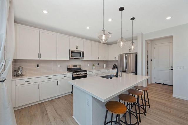 4049 Molten Creek Way, Roseville, CA 95747