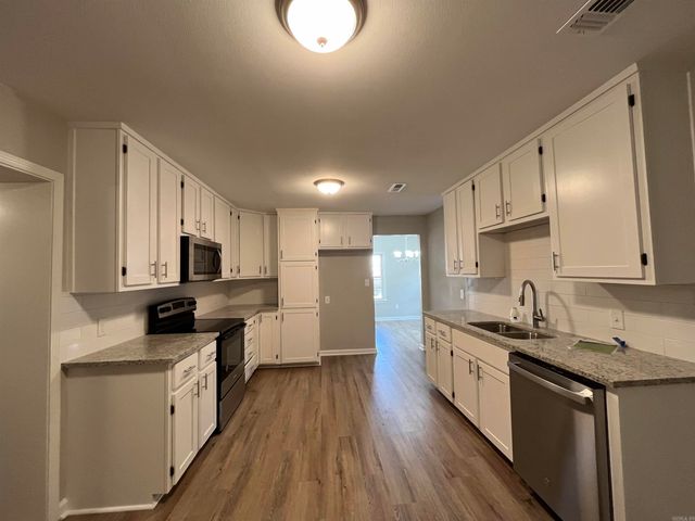408 West 33rd St, North Little Rock, AR 72118