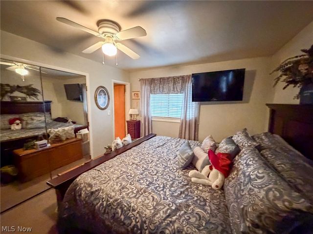 5212 Calla Avenue NW, Warren, OH 44483