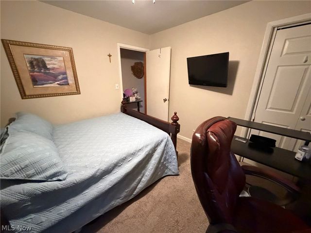 5212 Calla Avenue NW, Warren, OH 44483