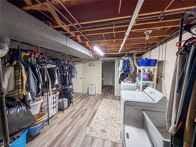 5212 Calla Avenue NW, Warren, OH 44483