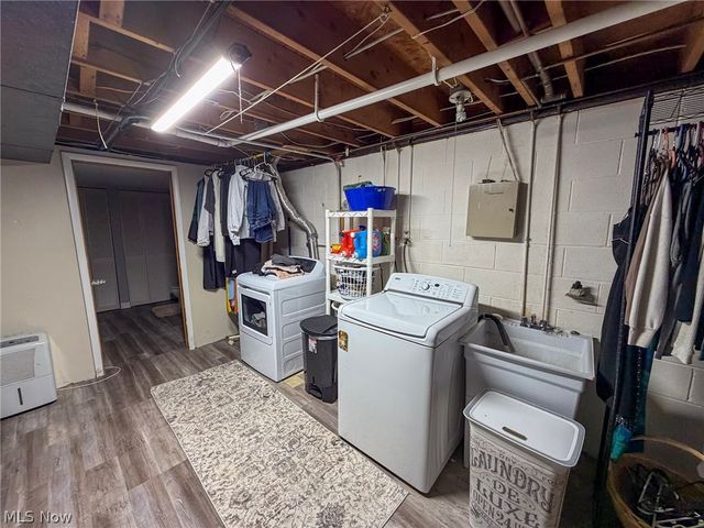 5212 Calla Avenue NW, Warren, OH 44483