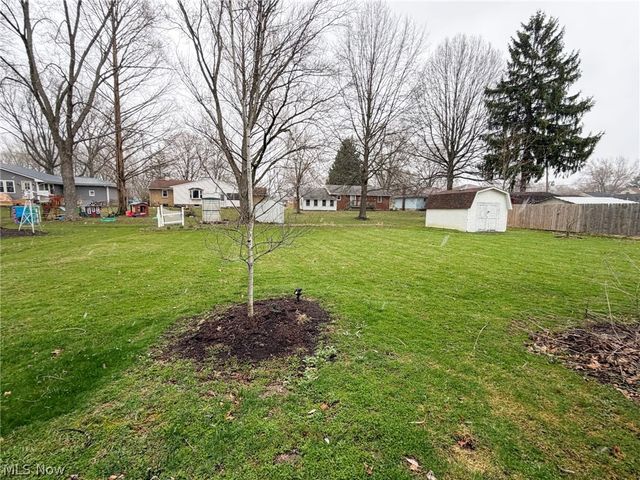 5212 Calla Avenue NW, Warren, OH 44483