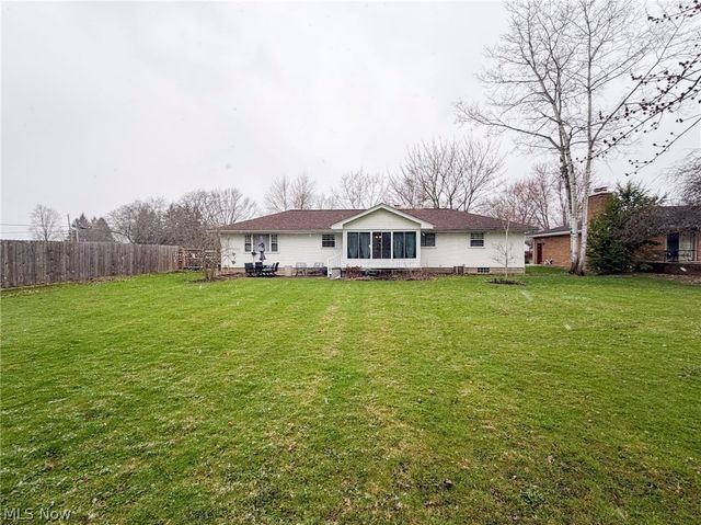 5212 Calla Avenue NW, Warren, OH 44483