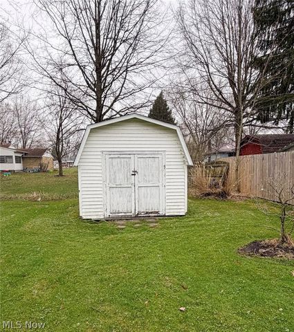 5212 Calla Avenue NW, Warren, OH 44483