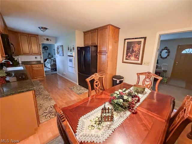 5212 Calla Avenue NW, Warren, OH 44483