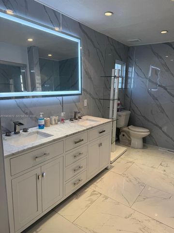 1721 SW 84th Avenue, Davie, FL 33324