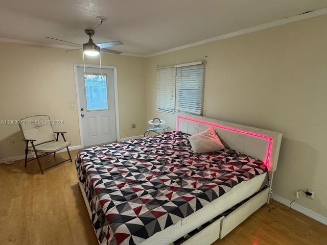 1721 SW 84th Avenue, Davie, FL 33324