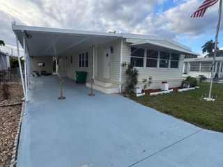 1721 SW 84th Avenue, Davie, FL 33324