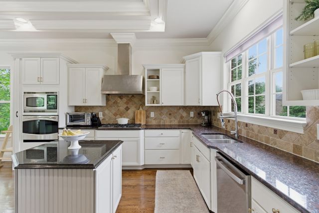 548 Summit Oaks Ct, Nashville, TN 37221