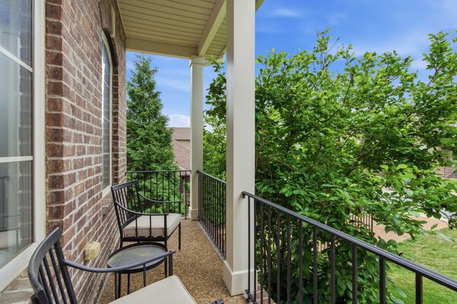 548 Summit Oaks Ct, Nashville, TN 37221