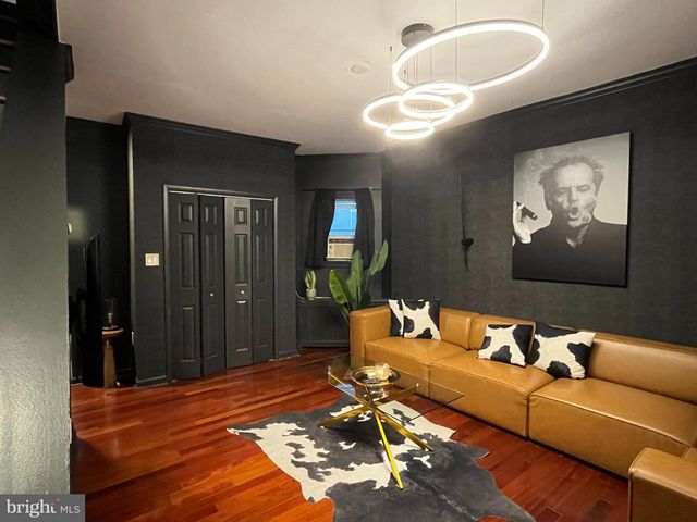 2112 S 3RD ST, Philadelphia, PA 19148