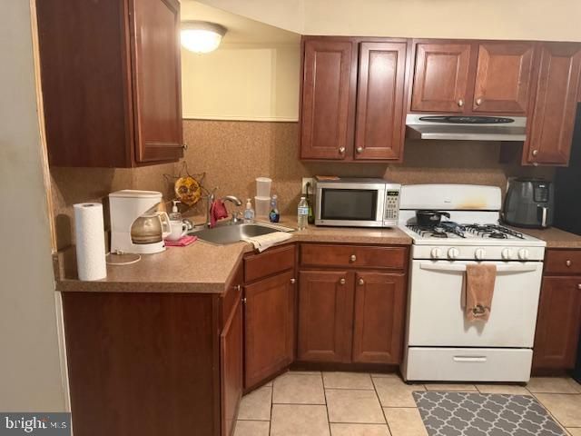 2112 S 3RD ST, Philadelphia, PA 19148