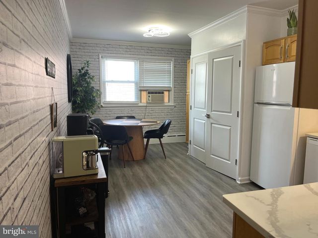 2112 S 3RD ST, Philadelphia, PA 19148