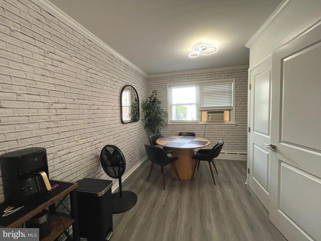 2112 S 3RD ST, Philadelphia, PA 19148