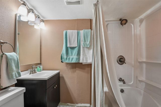 4000 53rd Street, Des Moines, IA 50310