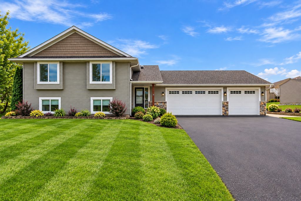 822 Deer Path, Montgomery, MN 56069 — exterior