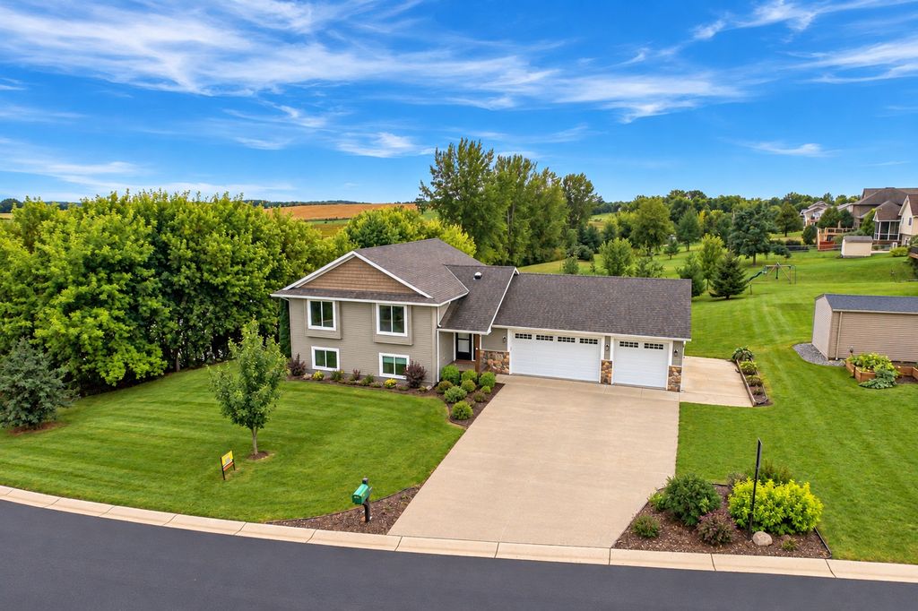 822 Deer Path, Montgomery, MN 56069 — photo 4