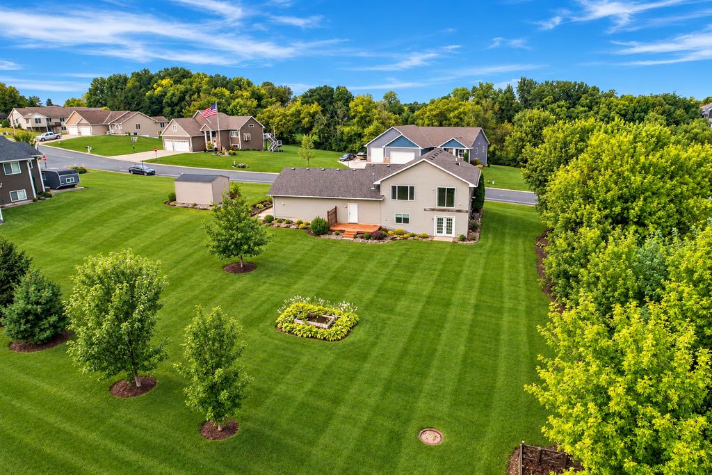 822 Deer Path, Montgomery, MN 56069 — photo 5