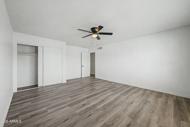 2905 W GLENDALE Avenue, Phoenix, AZ 85051